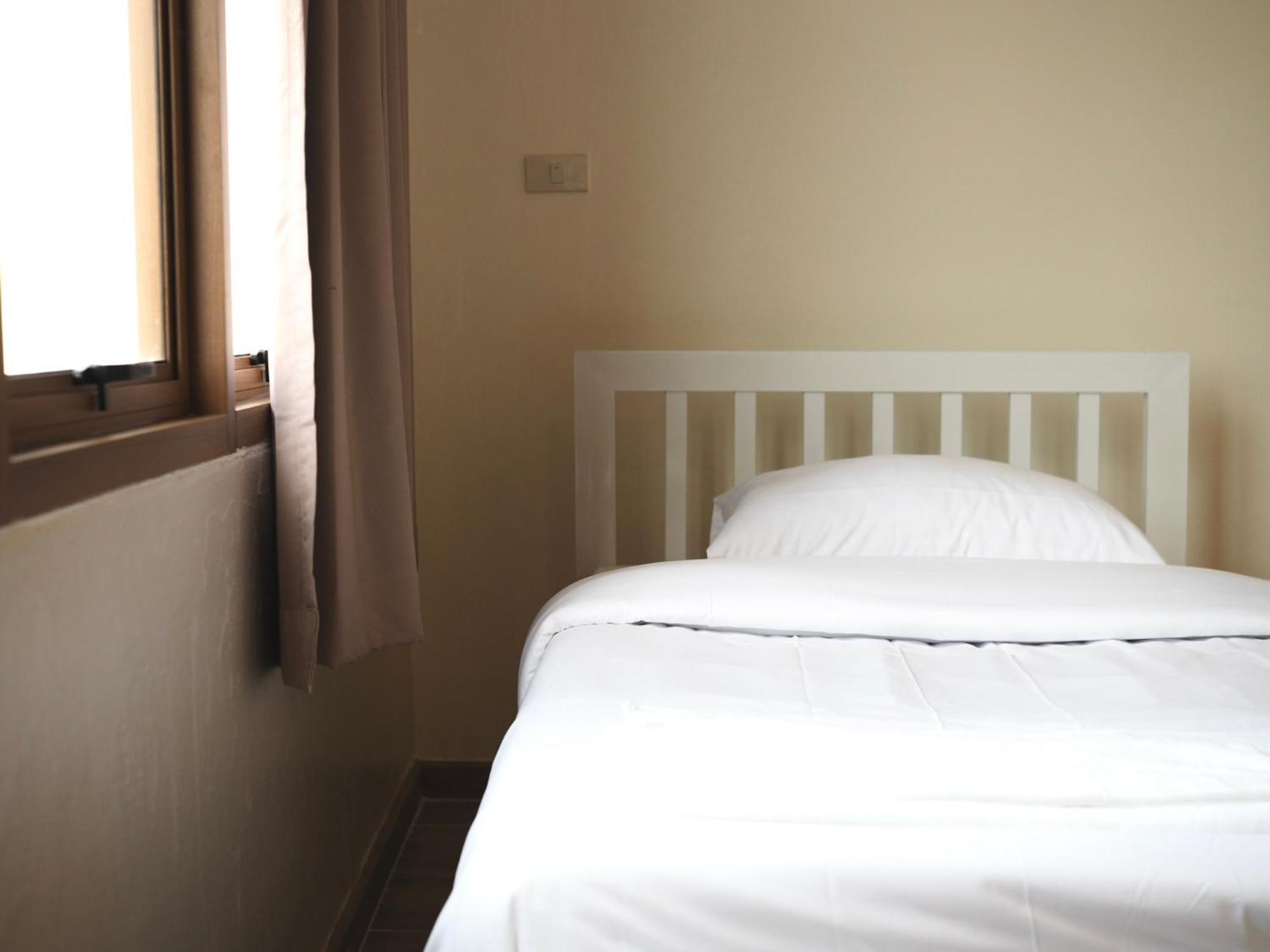 Krung Tone Hostel バンコク都 エクステリア 写真
