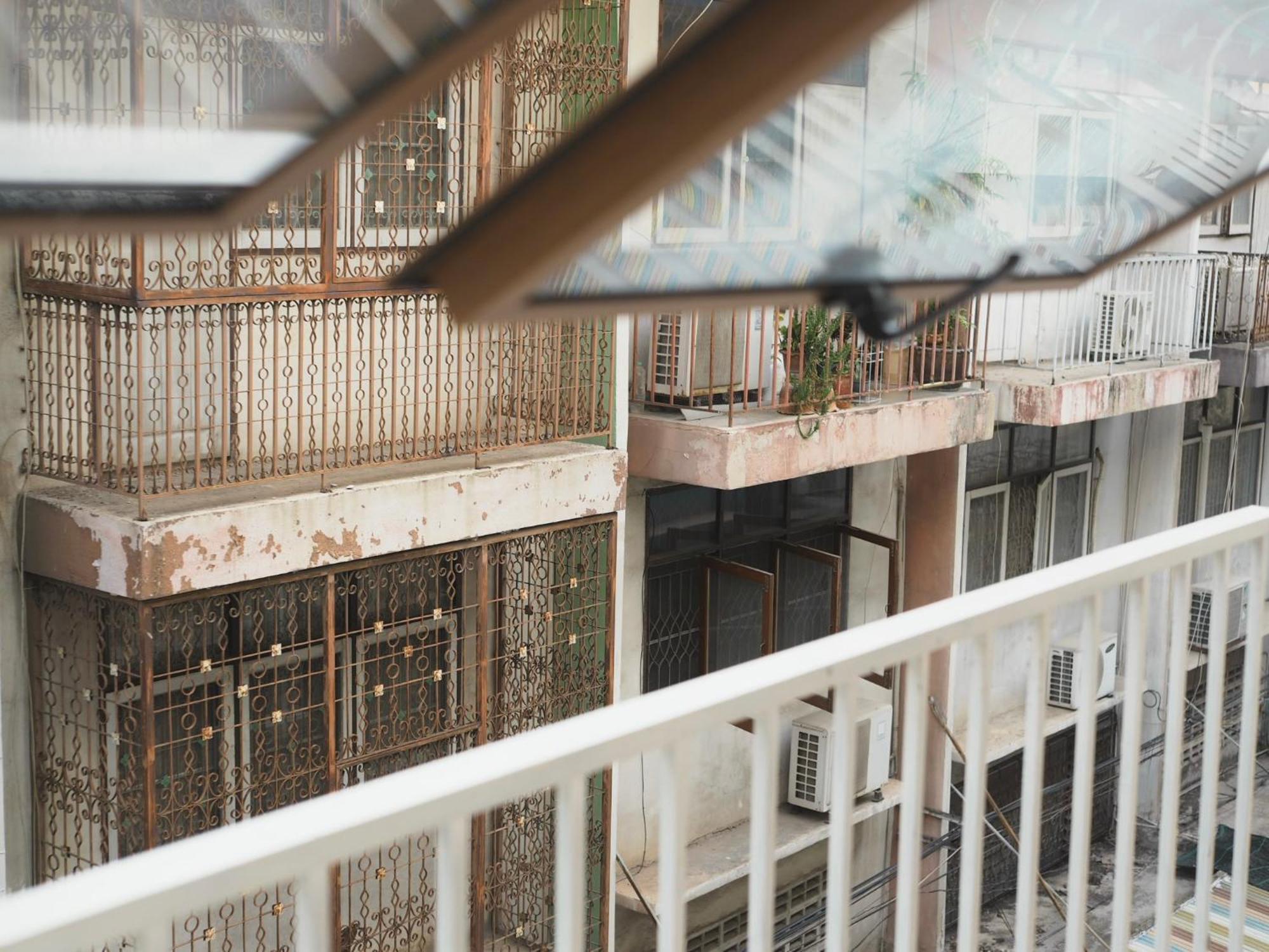 Krung Tone Hostel バンコク都 エクステリア 写真